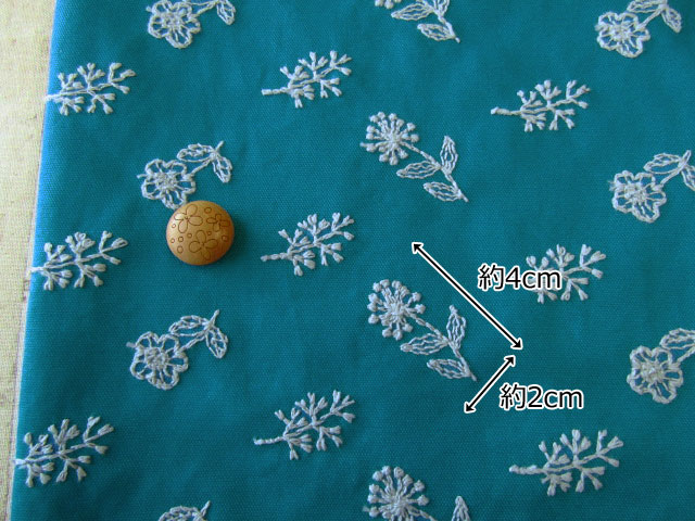 ２回目の再入荷！【コットン　オックス 】　エンブロイダリーフラワー　【刺繍ファブリック】