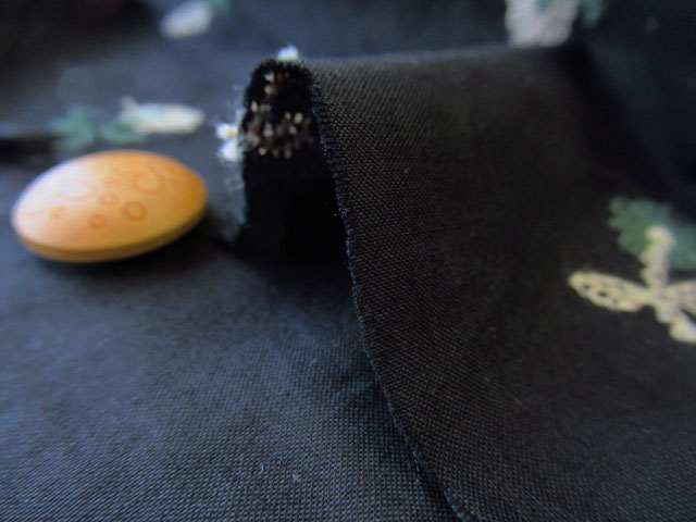 コットン ローン 】 プチフラワー 【 刺繍ファブリック 】 コットン ローン 】 プチフラワー 【 刺繍ファブリック 】