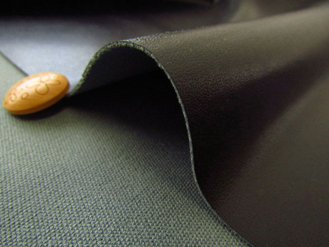 デッドストック反！『光沢有り ストレッチレザー 』 ブラック