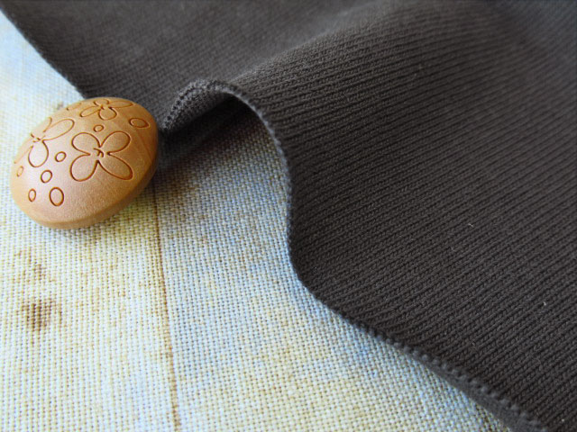 22％OFF！【アパレル使用反】 バスクハード度詰め天竺ニット