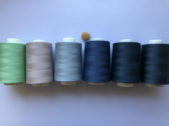 現品処分！ 〈縫製工場放出品〉 ほぼ新品 キングスパンロックミシン糸＃90 5000m巻